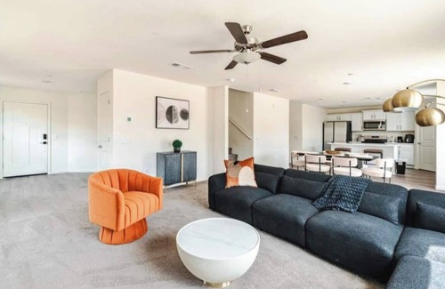Pumpkin Center House | Large new construction 3-bedroom near Hospital Hub