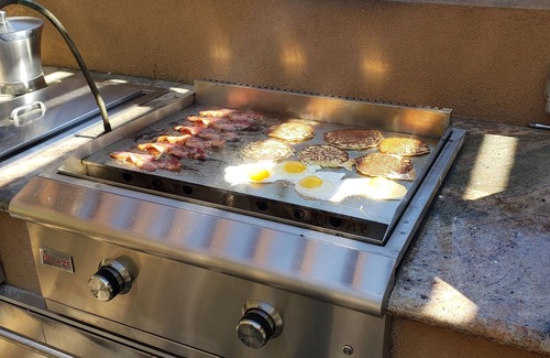 Healdsburg House | Large Outdoor Kitchen, Pool, Hot Tub, Firepit.8 Mins From Healdsburg Plaza