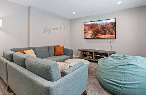 Farmington House | Large Peaceful Family-friendly Farmington Home near Lagoon
