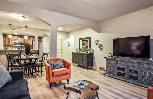 West Plaza Condo | Large Plaza 2BR/2BTH