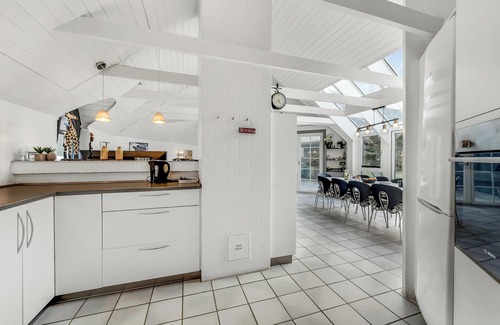 Klegod Strand Cottage | Large pool house with 6 person outdoor spa 1015