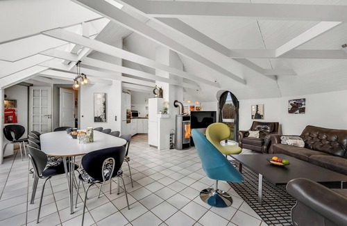 Klegod Strand Cottage | Large pool house with 6 person outdoor spa 1015