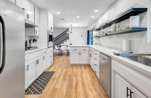 Atascadero House | Large Pool l Hot Tub l Spacious l Family Friendly
