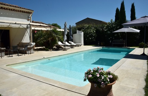 Robion Villa | Large pretty villa 200m2, AC, garden, swimming pool, Luberon 100 m
