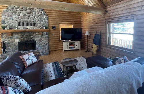 Elkhart Lake House | Large, private cabin for gatherings near famous Elkhart Lake
