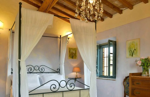Bibbona Villa | Large private villa with heated fenced pool