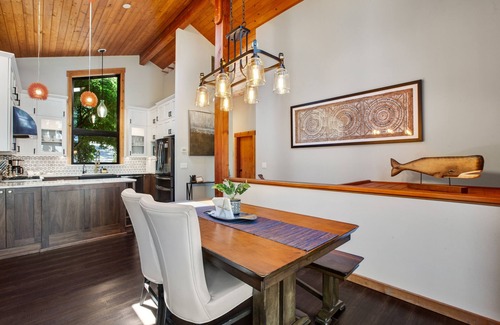 Coupeville House | Large property with 3 unique living spaces, hot tub, & community beach access