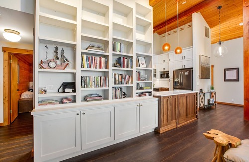 Coupeville House | Large property with 3 unique living spaces, hot tub, & community beach access