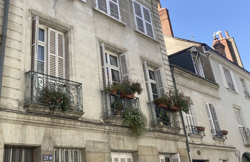 Old Town Apartment | large quiet and bright studio in the cathedral district