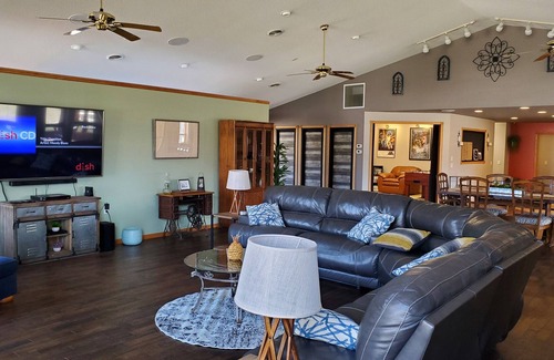 Merrillan House | Large ranch house