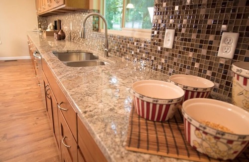 Sammamish House | Large retreat house in a quiet cul de sac!