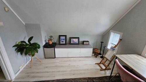 Alesund House | Large room in a unique apartment, balcony, free parking