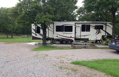 Kingston House | Large RV by Lake Texoma, Choctaw, and West Bay Casino
