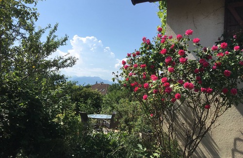 Cuvat House | Large Savoyard house between Annecy and Geneva with lake and mountain views