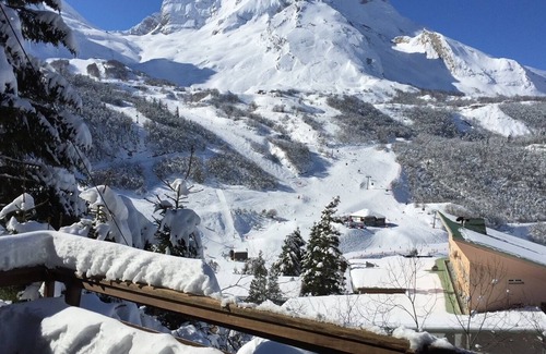 Eaux-Bonnes Ski Chalet | Large south-facing chalet with balcony facing the slopes