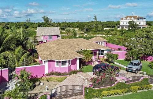 Nassau Apartment | Large spacious and enjoyable spacing is just waiting on you.