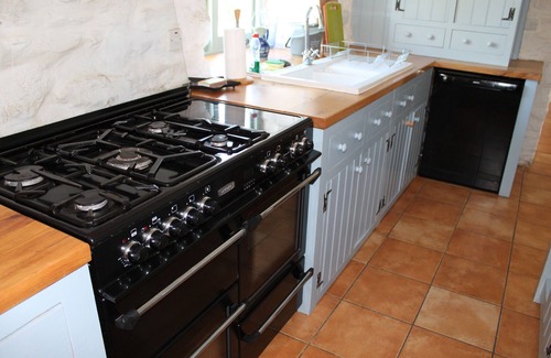 St Brides House | Large spacious Cottage in coastal location, sleeps up to 12 in 4 bedrooms