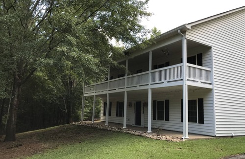 Fairburn House | Large spacious house