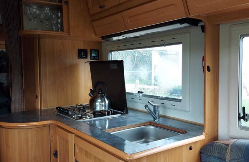 Cirencester Ski Chalet | Large Static Motorhome-Stunning Countryside Views