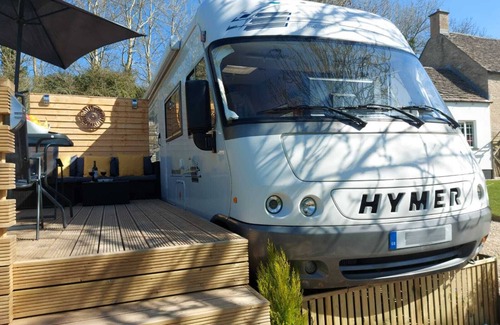 Cirencester Ski Chalet | Large Static Motorhome-Stunning Countryside Views