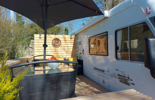 Cirencester Ski Chalet | Large Static Motorhome-Stunning Countryside Views