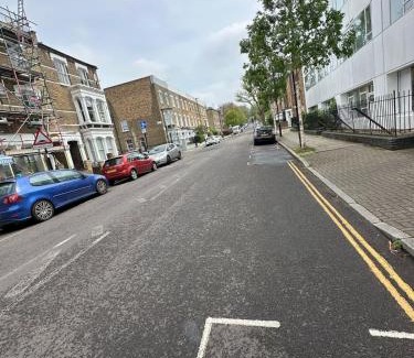 Highbury West Apartment | large Studio Near Arsenal Stadium