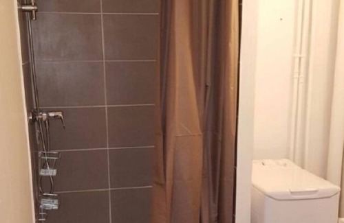 Trappes Apartment | large studio near station / leisure center of St Quentin and Versailles