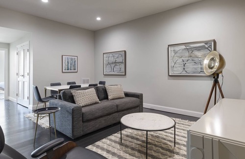 Hoboken Apartment | Large Stylish 3BR Loft on Cobblestone Ln Near NYC