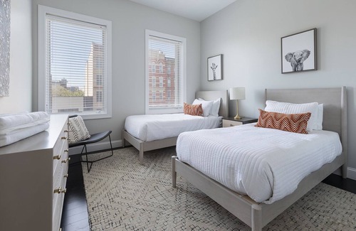Hoboken Apartment | Large Stylish 3BR Loft on Cobblestone Ln Near NYC