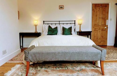 Ore House | Large Sunny King-Size En-Suite