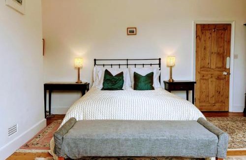 Ore House | Large Sunny King-Size En-Suite