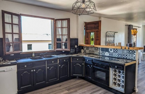 Taglio-Isolaccio Apartment | Large T4 apartment with terrace close to beaches and town