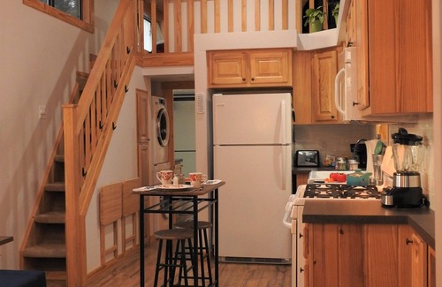 Woodland Park Cottage | "Large" Tiny Home with HOT TUB perfect for a family get-away or girl's weekend!