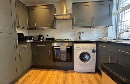 Royal Tunbridge Wells Apartment | Large Town Centre Apartment - Long & Short term available