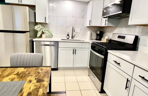 Chesterton House | Large Townhouse! Close to Dunes State Park: Short-Term Stays
