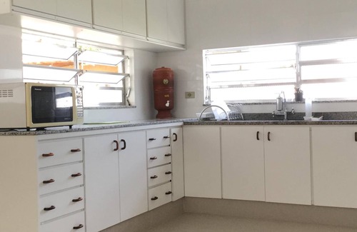 Lazaro House | Large townhouse in quiet street for 12 people
