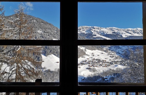 Beaufort Ski Chalet | Large traditional chalet in a quiet location