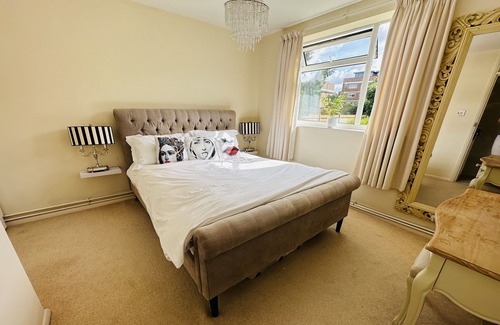 Wimbledon Apartment | Large two bed apartment in Wimbledon London