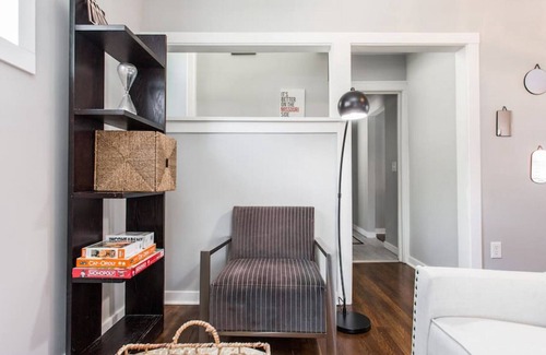 Kansas City House | Large Urban Core Home - Close to UMKC - Sleeps 14