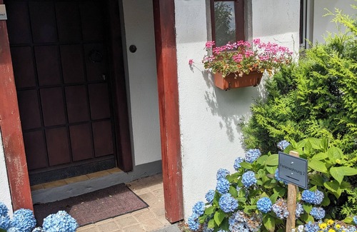 Wermelskirchen Apartment | Large vacation apartment for 1-8 people, private entrance and terrace/farm fields