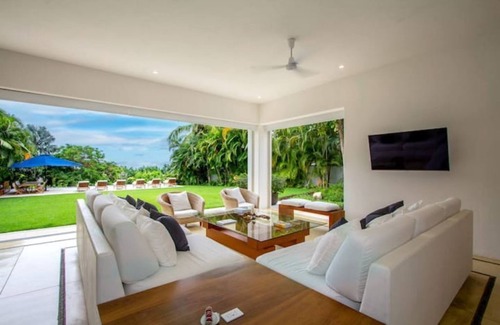 Punta de Mita Villa | Large vacation home with ample space to entertain family and friends -Punta Mita