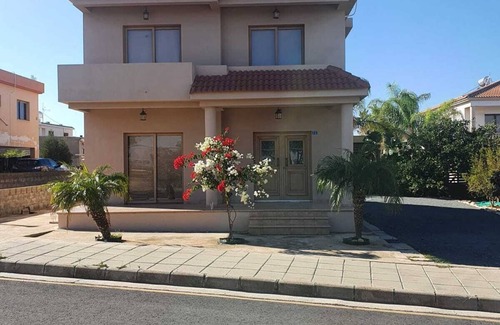 Xylofagou Villa | Large villa in a traditional village, 5 mins from beach, 15 mins from Ayia Napa.