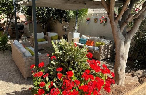 Roquetas de Mar House | Large Villa private pool and garden near beach
