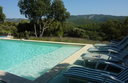 Le Beaucet Villa | Large villa surrounded by nature in beautiful Provencal website Mont Ventoux, Luberon