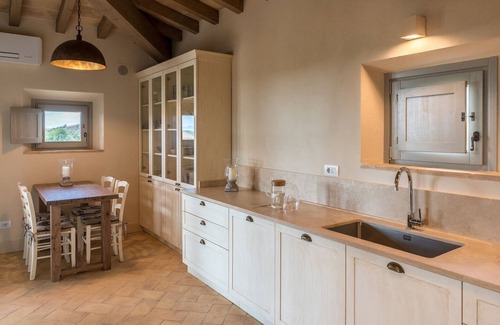 Montaione Villa | Large villa to rent in Tuscany with pool, AC, Wi-Fi, Golf, Tennis, walk to town, views, weddings and celebrations