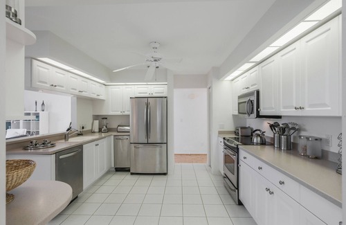Heron's Landing Villa | Large villa with direct access to Bowman's Beach