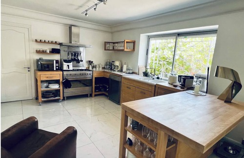 8th Arrondissement Villa | Large villa with garden by the sea, 8th POINTE ROUGE