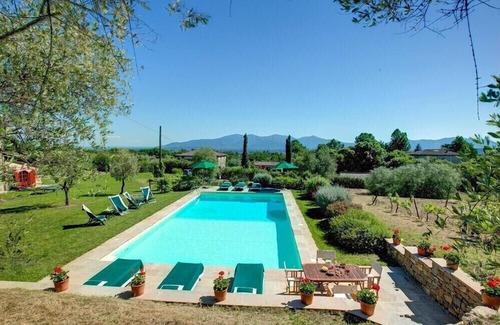 Lucca Villa | Large Villa With Private salty water Pool Only Few Kilometres Outside Lucca Town