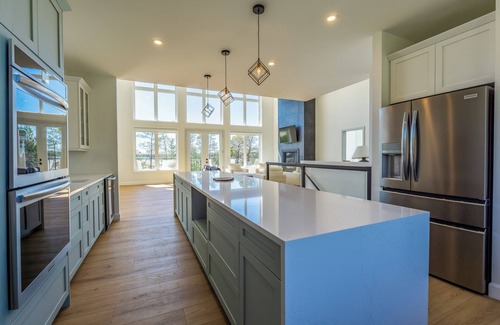 Northern Bruce Peninsula Cottage | Largest Private Beachfront in Bruce Peninsula with Hottub!