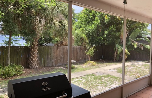 Largo House | Largo Home close to Pinellas Trail and Clearwater Beach